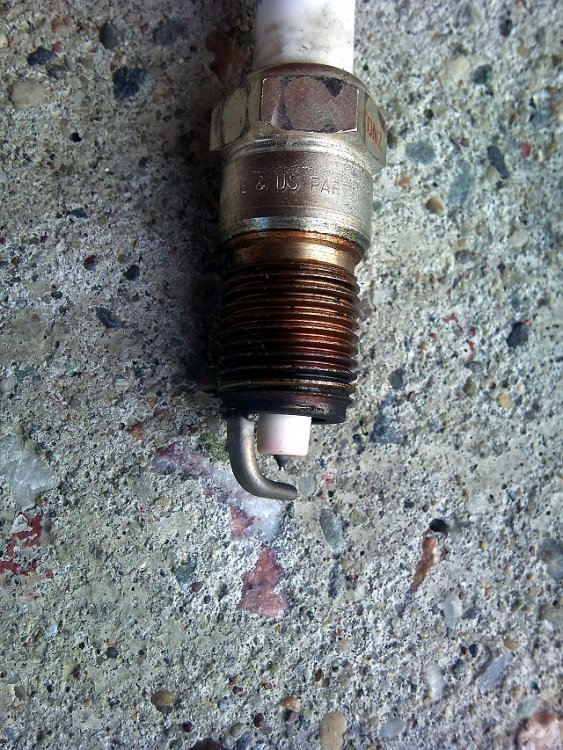 Escalade_spark_plug.thumb.jpg.616f90ef99b05e31473683a4b733e143.jpg