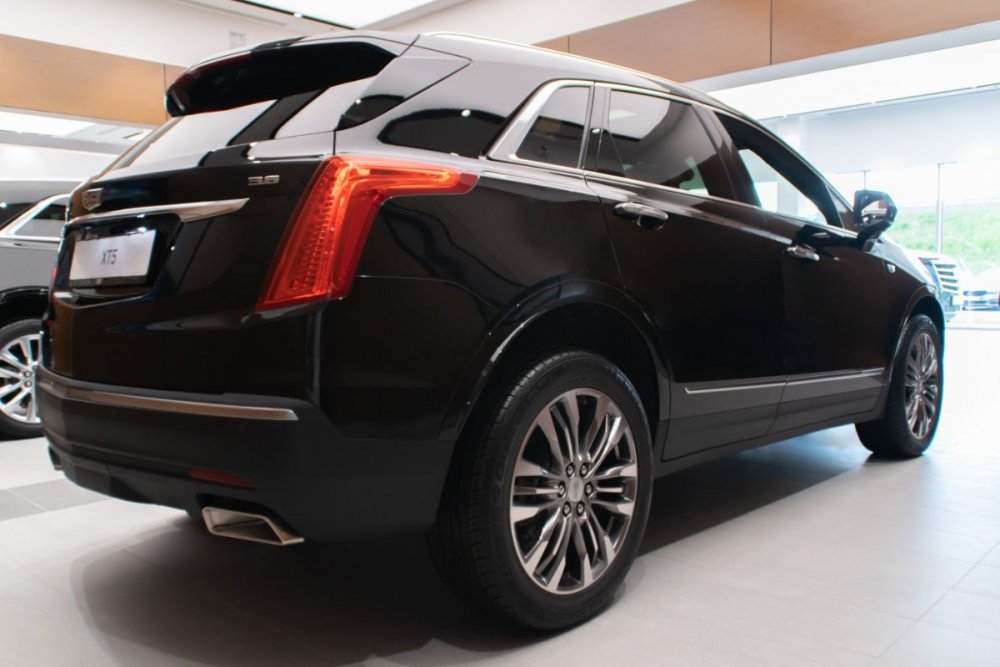 Cadillac_XT5_Premium_черный_ext (6).jpg